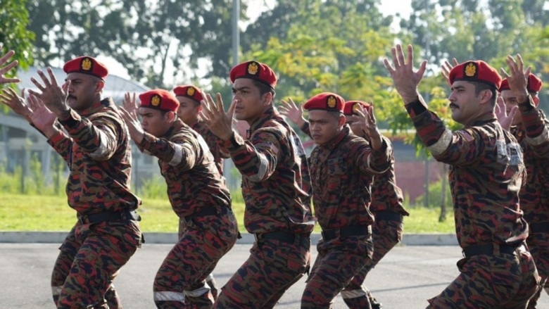 Nonton Film Legasi: Bomba the Movie (2025) Subtitle Indonesia - Filmapik